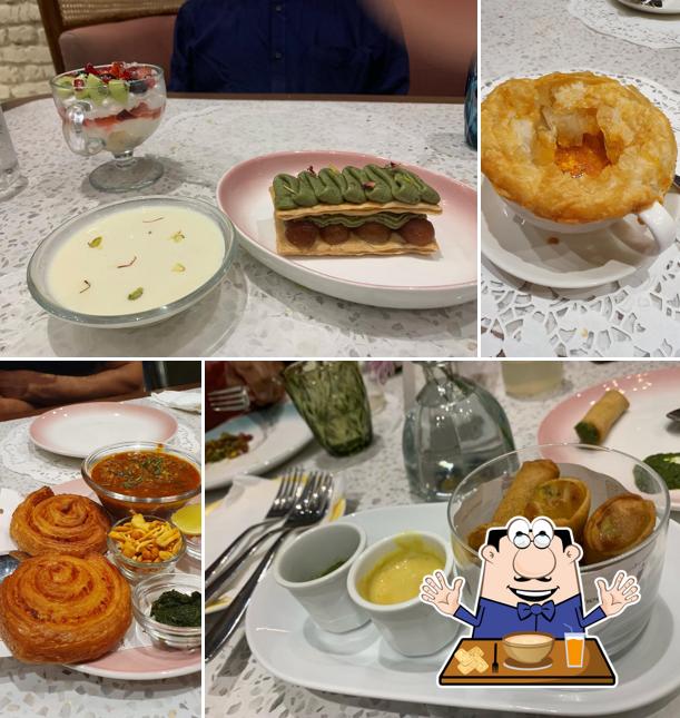 Food at Aamchee