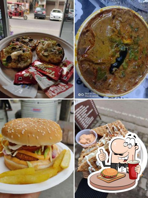 Hamburger at Cafe Hawalat