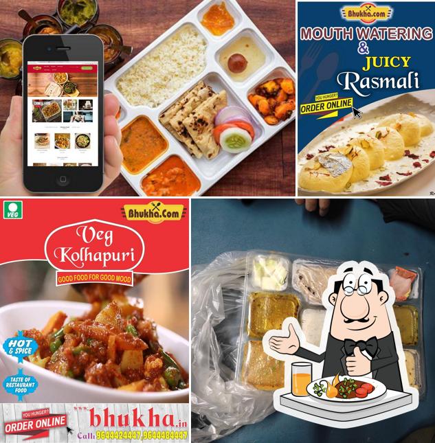Meals at Food delivery in train at Gwalior :-Bhukha