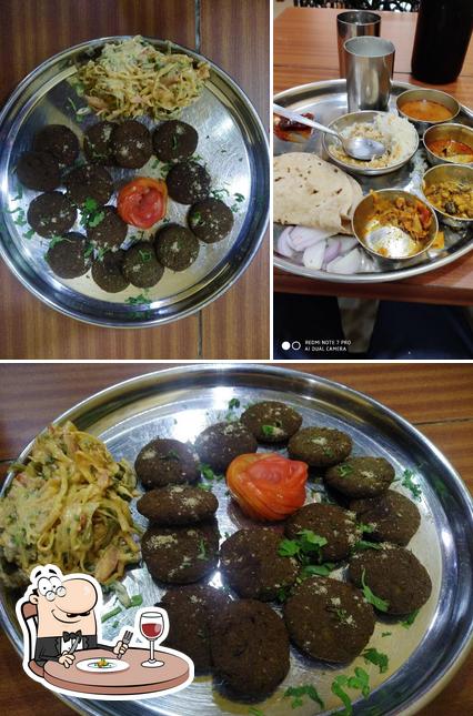 Food at Petpooja Restaurant - Best Restaurant in Nadiad Best Gujarati Thali in Nadiad Best Punjabi Food in Nadiad