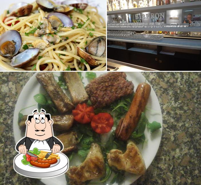 Tra le varie cose da Biberon Pizzeria Ristorante Pub si possono trovare la cibo e esterno