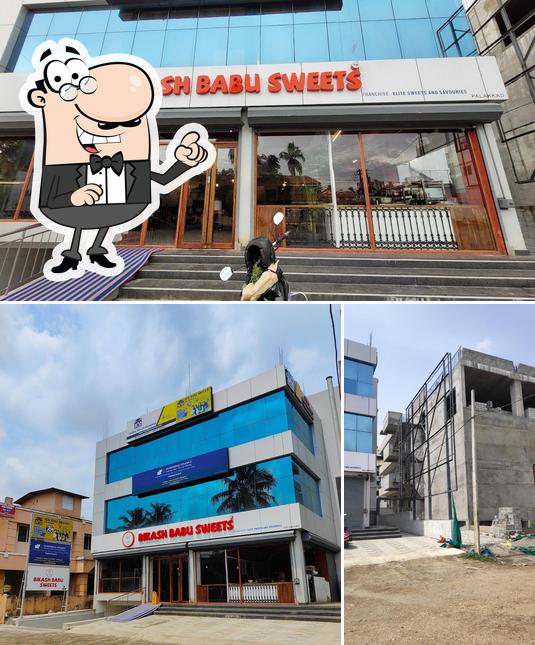 The exterior of Bikash Babu Sweets and Chaats