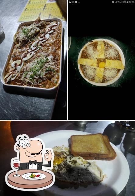 Food at Maji Sainik Omelette Centre