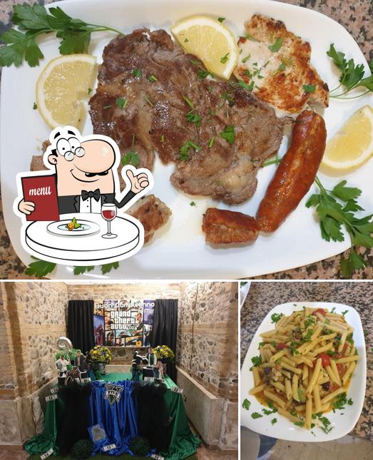 La cibo e interni del ristorante