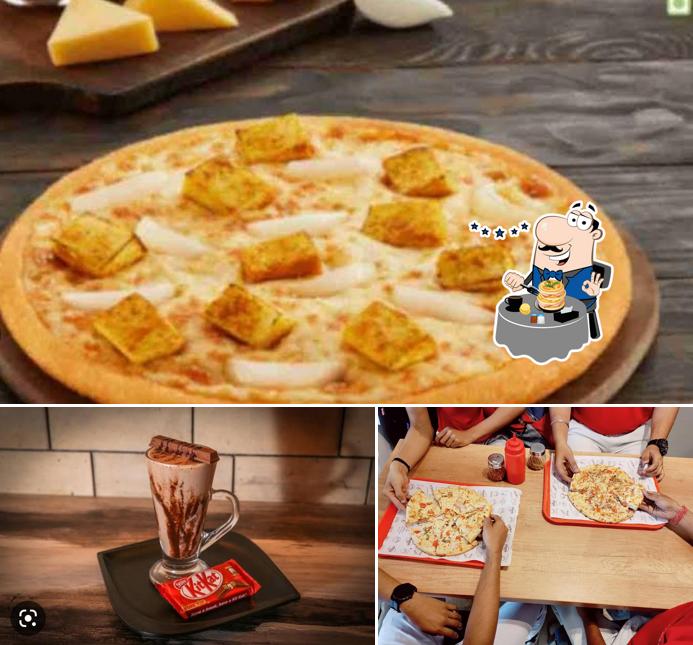 Food at Rocket's pizza