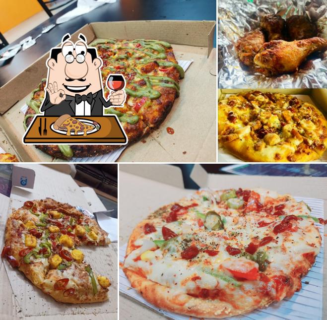At Pizza House Parasia, you can get pizza