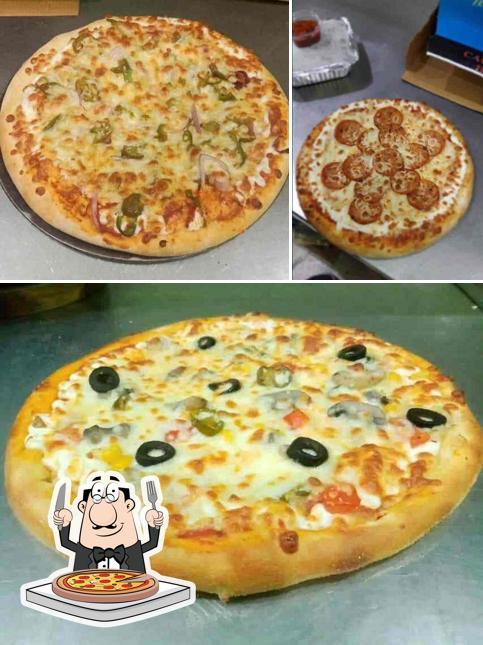 Pick pizza at 7 cheese pizza