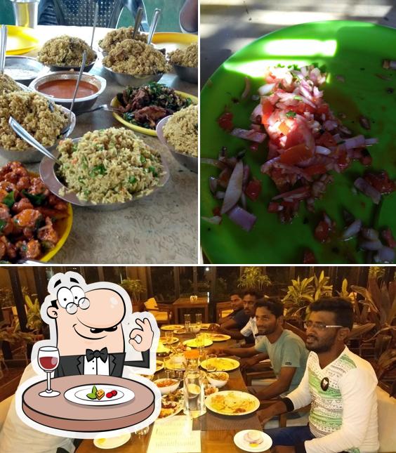 The image of Maruthi Family Restaurant’s food and interior