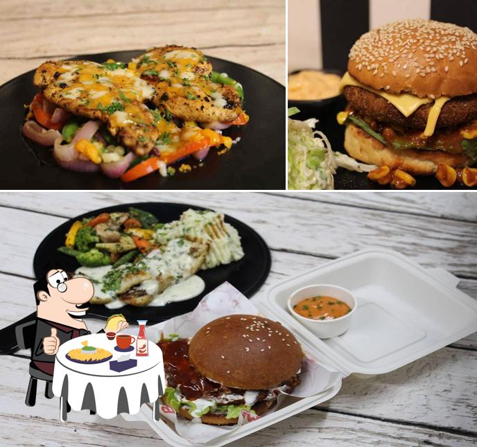 Hamburger at Cafe Black & White