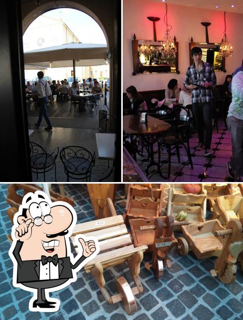 Siediti a un tavolo di Bar Mazzini