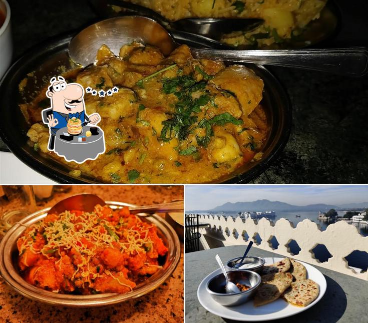 Meals at Jaiwana Haveli - Lake Facing Hotel