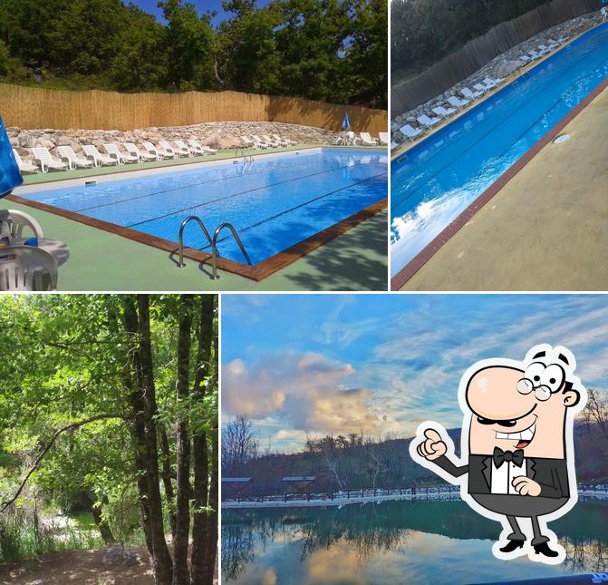 Puoi goderti l'aria fresca da seduto all'esterno di Santa Lucia Park