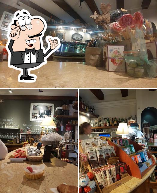 Siediti a un tavolo di Da Ultimo Caffè