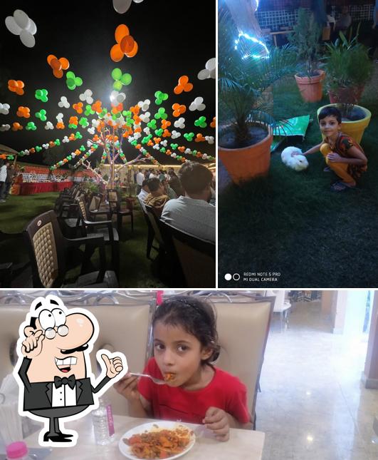 Among different things one can find interior and food at AAPNI DHANI Fast Food & Family Restaurant