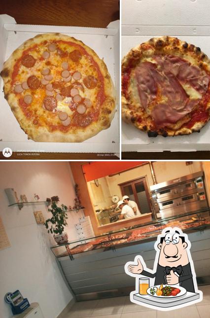 La cibo e interni del ristorante