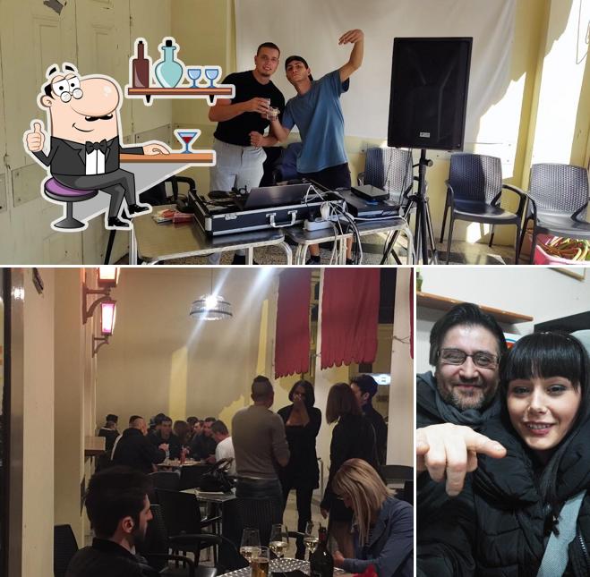Guarda la foto che mostra la interni e cibo di BAR ODEON di Wu Lili