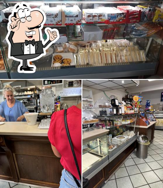 La interni e cibo del ristorante