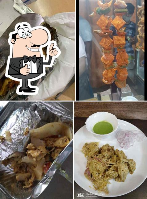 Here's a picture of Delhi chaap wala