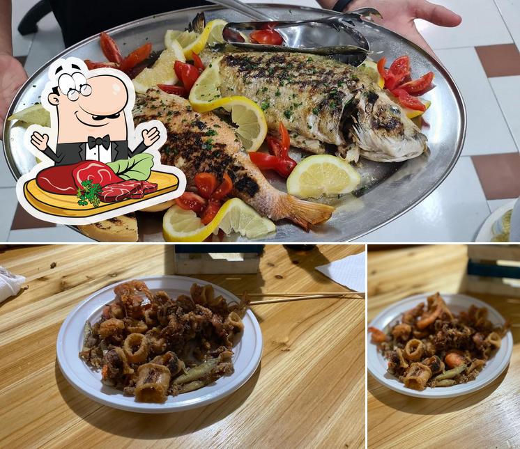 Prenditi i un pasto a base di carne a Pescheria L' Arco del Pesce Trattoria di Mare
