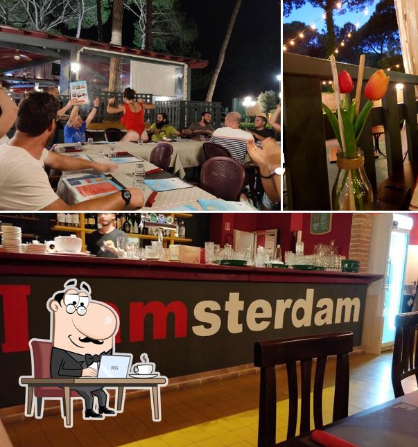 Gli interni di Amsterdam Pub