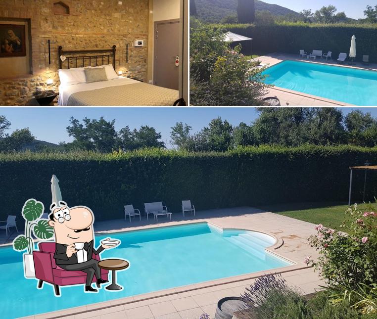 Siediti a un tavolo di Agriturismo Casanova di Pescille