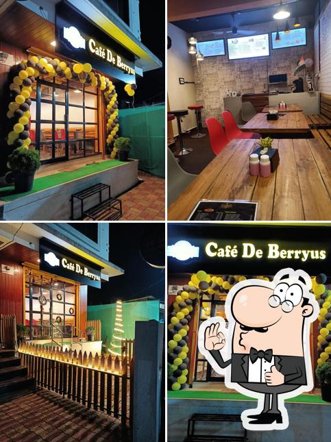 Cafe De Berryus