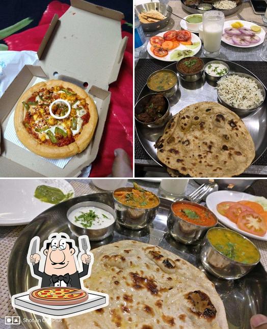 Try out pizza at Farmaish