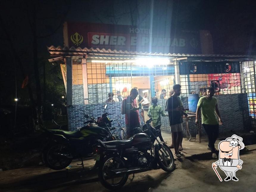 The exterior of Shere Punjab Dhaba