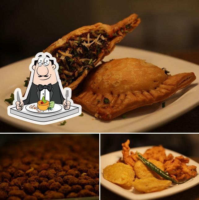 Food at Jain Sweet & Bhelpuri House