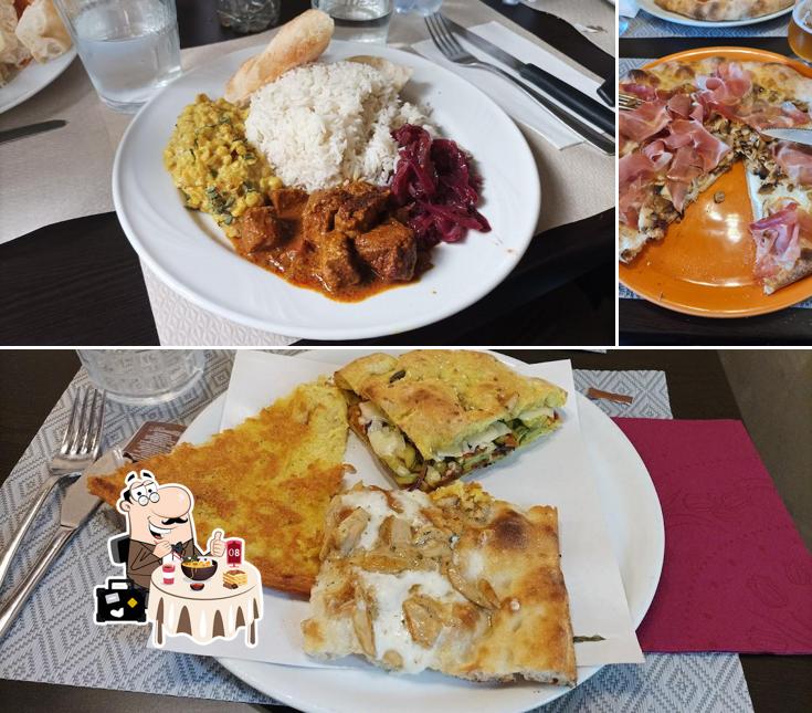 Platti al Pizzeria Un Quarto Di Luna Sas