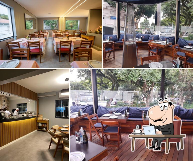 O interior do Pizzaria Paulino - Vila Mariana