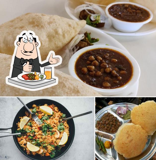 Food at Bhushan Bhature Wala