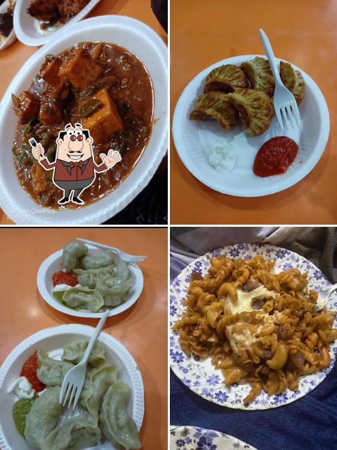Food at Mama's Momos