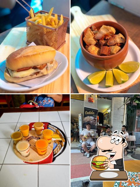 Consiga um hambúrguer no Boteco Recanto Bar e Restaurante Laranjeiras Zona Sul do Rio