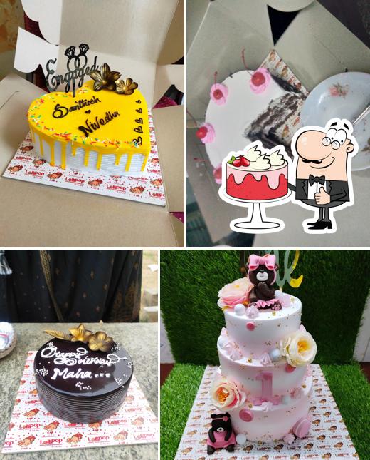 Red velvet cake at Lollipop,The Cake Shop