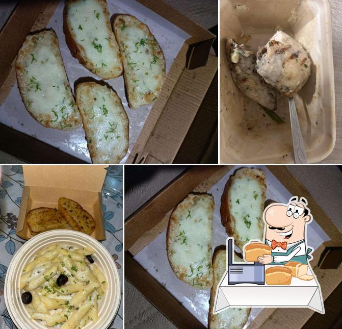 Garlic bread at When In Rome