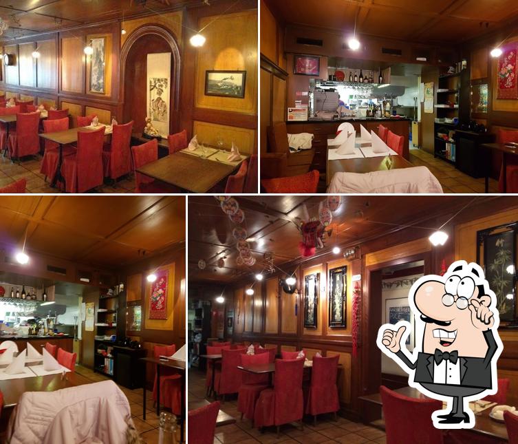 China Restaurant Puce