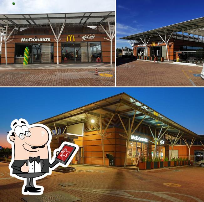 Gli esterni di McDonald's Roma Cassia