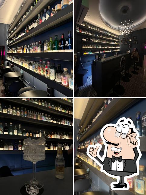 Siediti a un tavolo di Gin Lane