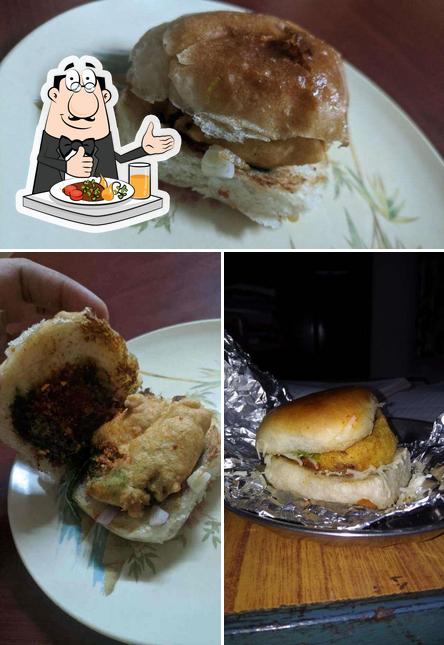 Food at MD Vada Pav