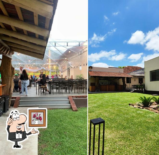 Sente em uma das mesas no Restaurante Moinho 332