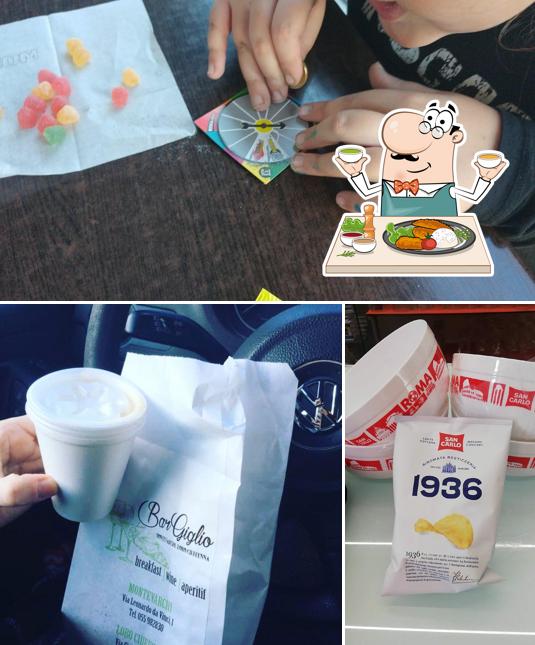 Tra le diverse cose da Bar Giglio si possono trovare la cibo e bevanda