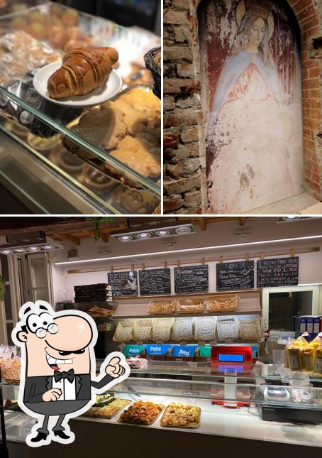 La foto di esterno e cibo da Pasticceria Maristella