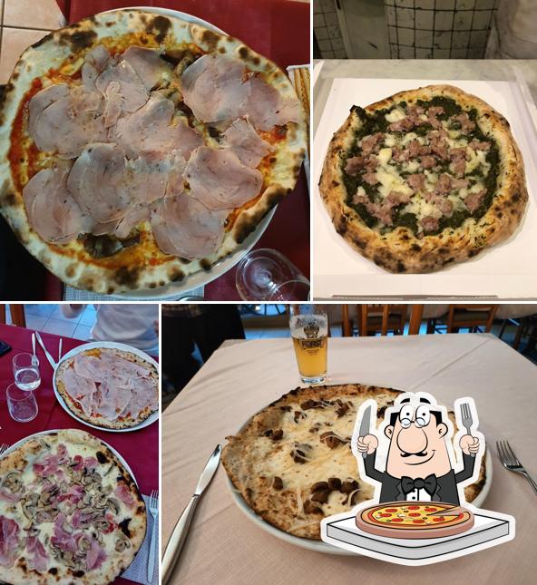 Scegli una pizza a Ristorante Pizzeria al Molin
