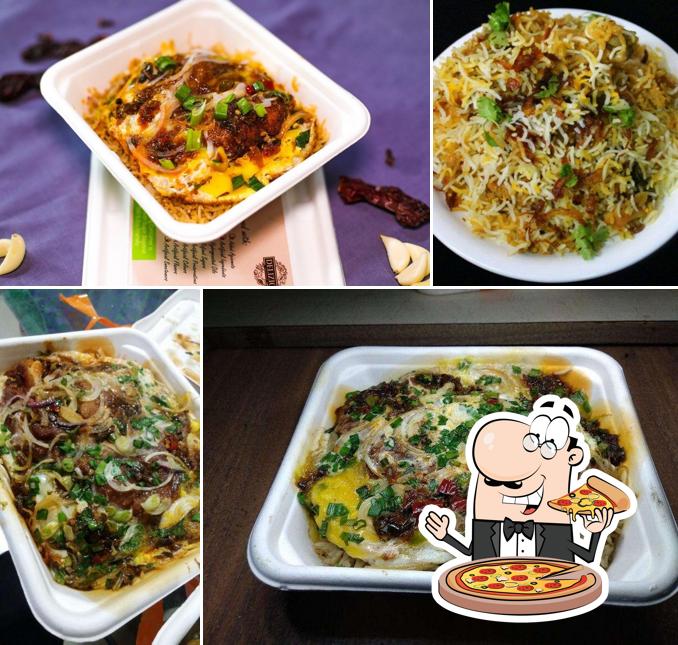 Order pizza at Delizio