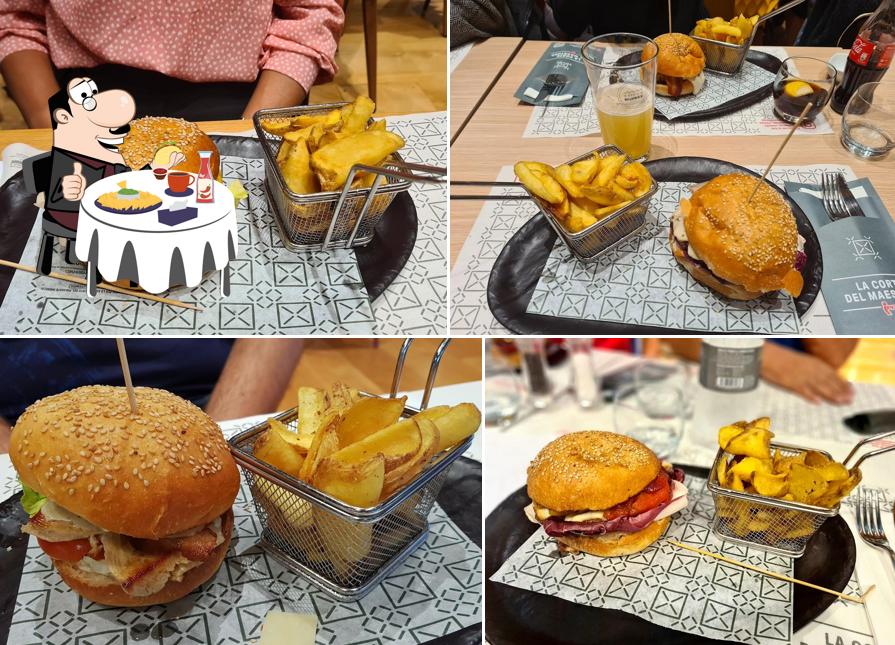 Prenditi un hamburger a La Corte del Maestoso by Iper