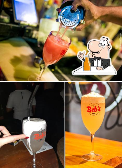 Desfrute de um drinque no Beb's Contagem