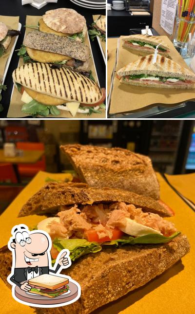 Scegli un panino a Emily Way Bar