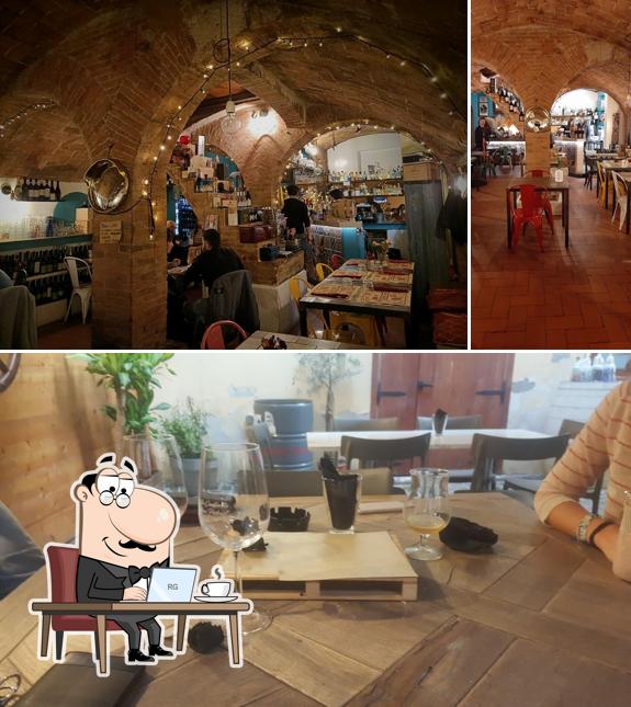 Dai un'occhiata agli interni di La Cantinetta San Pietro 7