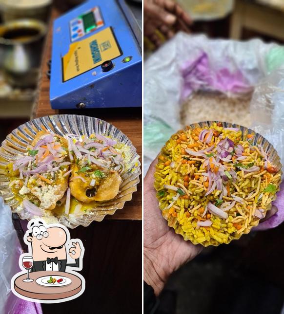 Food at Sri Durga Masala Mandakki Shop